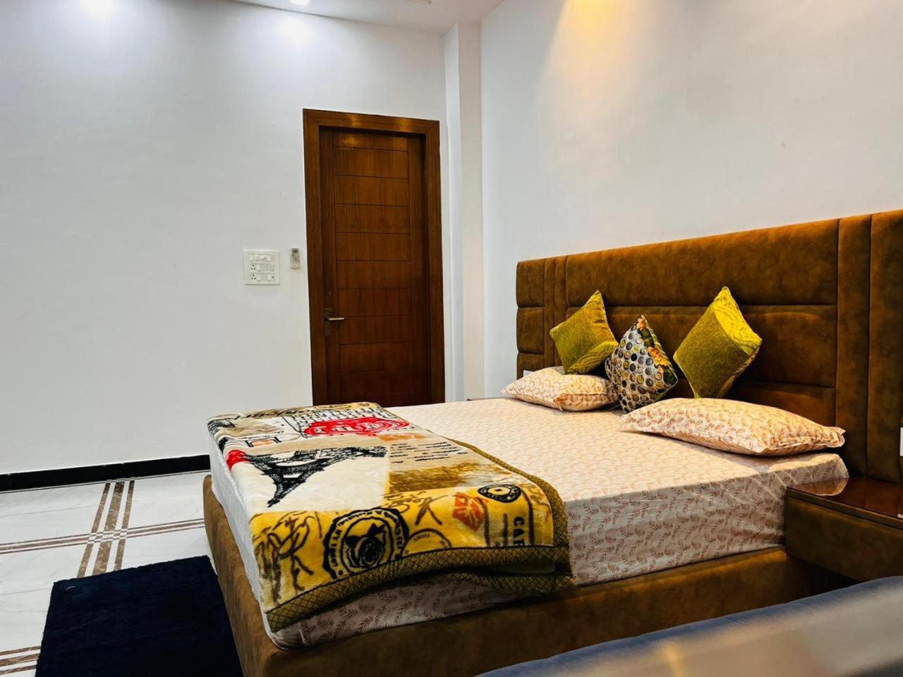 Shreshth Home Stay - Best Family Accommodation - 3Km From Har Ki Pauri, Haridwar, Uttarakhand Exterior photo